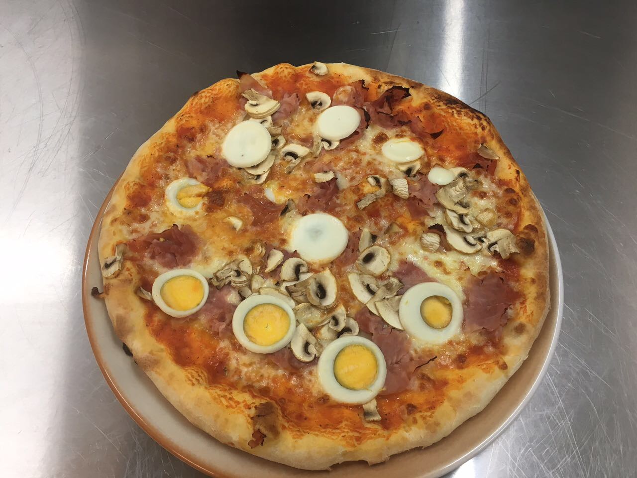Pizza bei La Sicilia